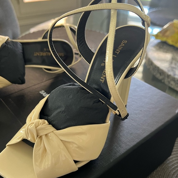 New beige patent Amy heel - Picture 3 of 9